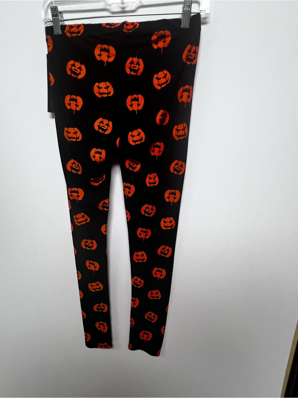 “JUST ONE” GIRLS HALLOWEEN LEGGINGS SIZE LARGE. POLYESTER/SPANDEX   NWT